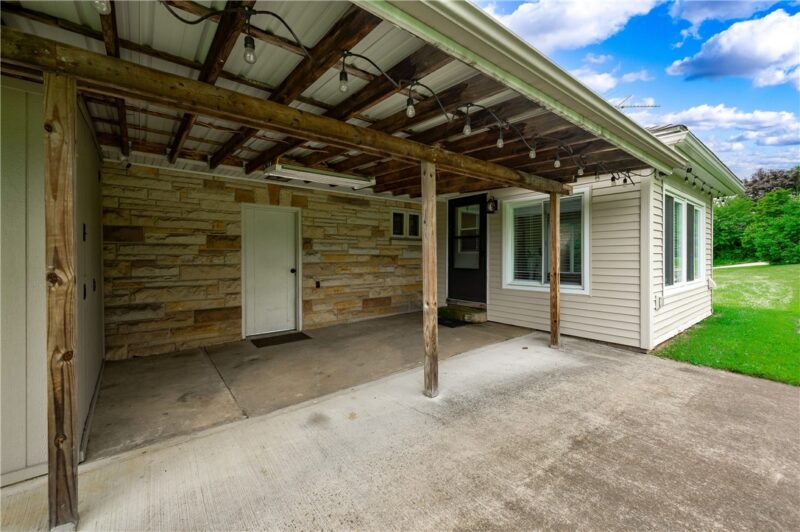 120 W Sunbury Rd — photo 5