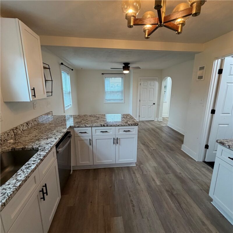 435 Fairway Dr — photo 3
