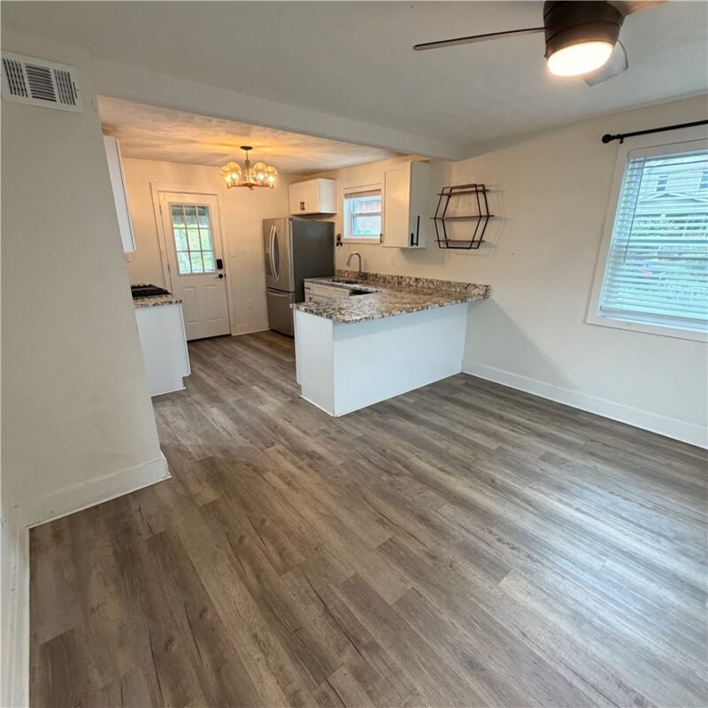 435 Fairway Dr — photo 4