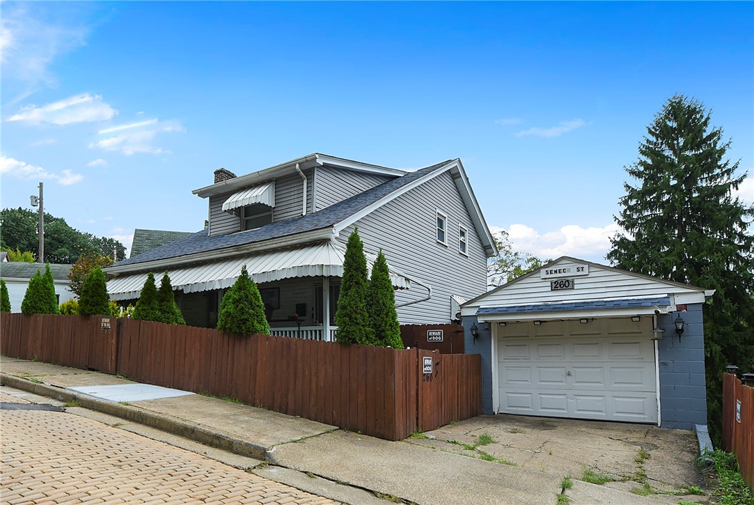 260 Seneca St — photo 1