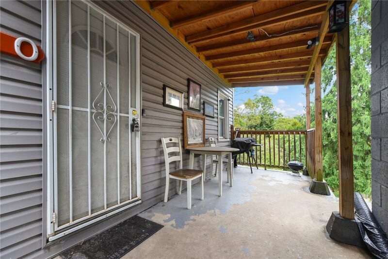 260 Seneca St — photo 6