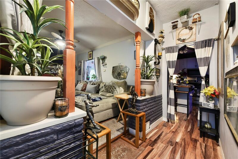 260 Seneca St — photo 7