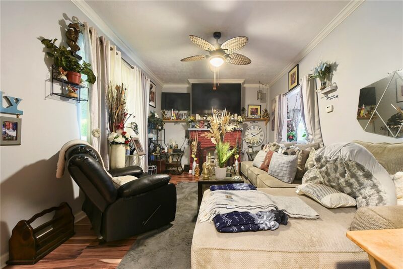 260 Seneca St — photo 8