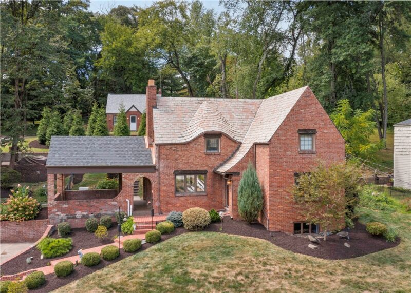 215 Brookside Blvd