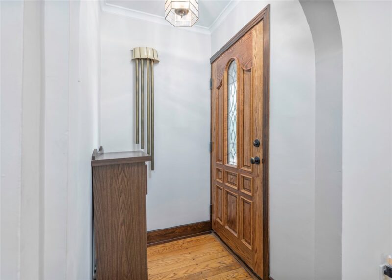 215 Brookside Blvd — photo 2