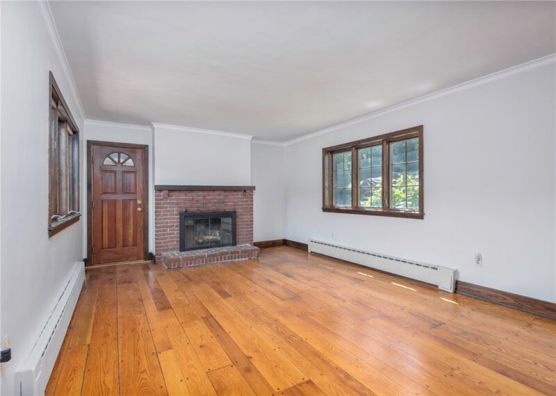215 Brookside Blvd — photo 3