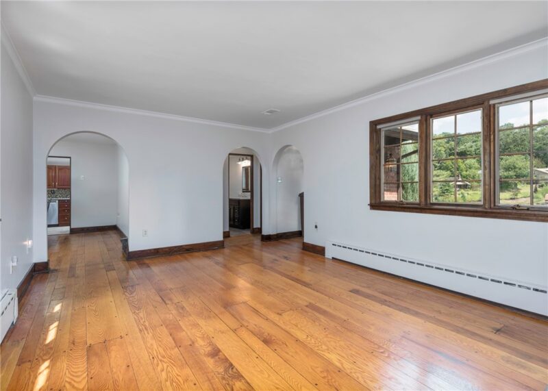215 Brookside Blvd — photo 4