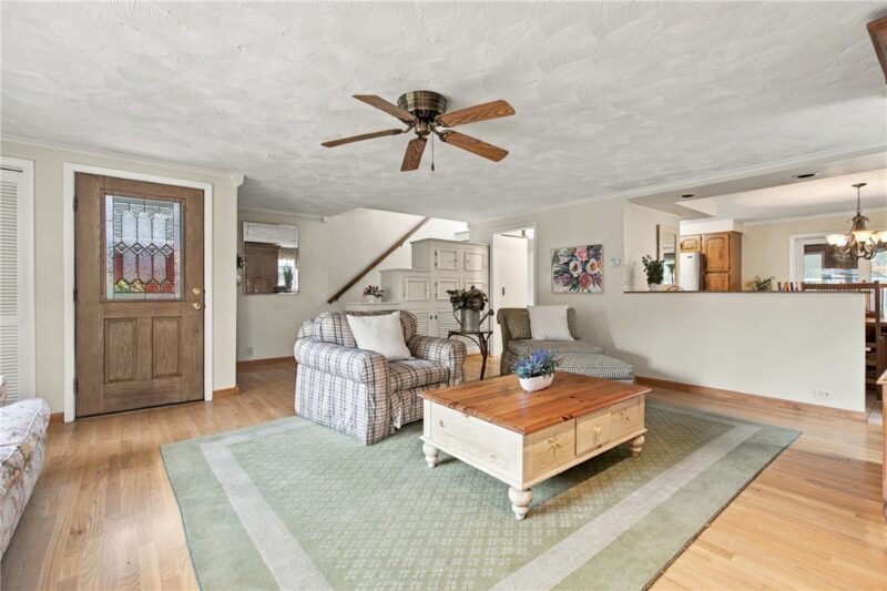 1521 Corporation St — photo 3