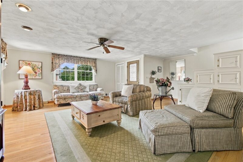 1521 Corporation St — photo 4