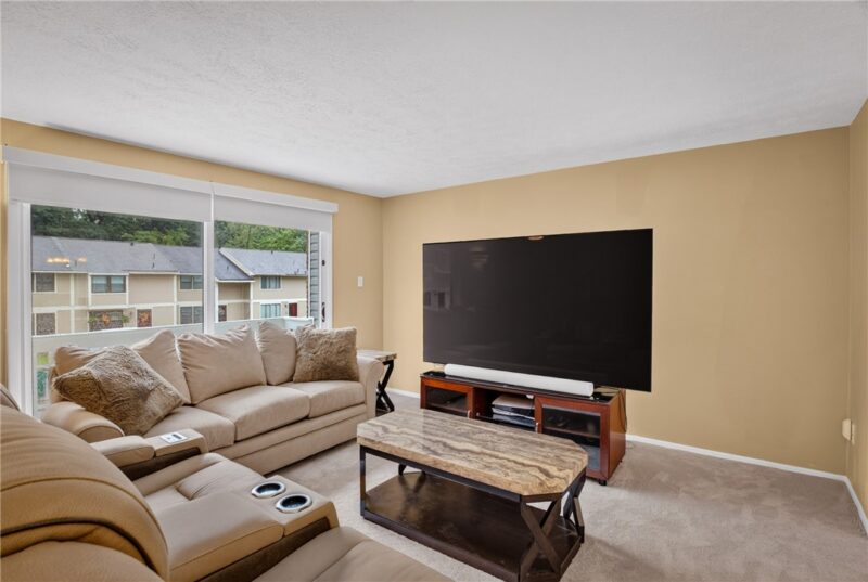 528 Hunters Path Rd — photo 6