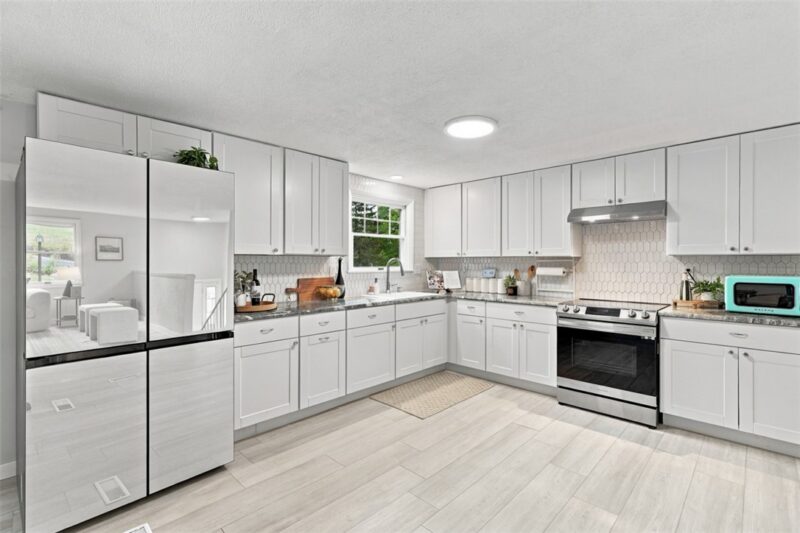 105 Locust Ln — photo 8