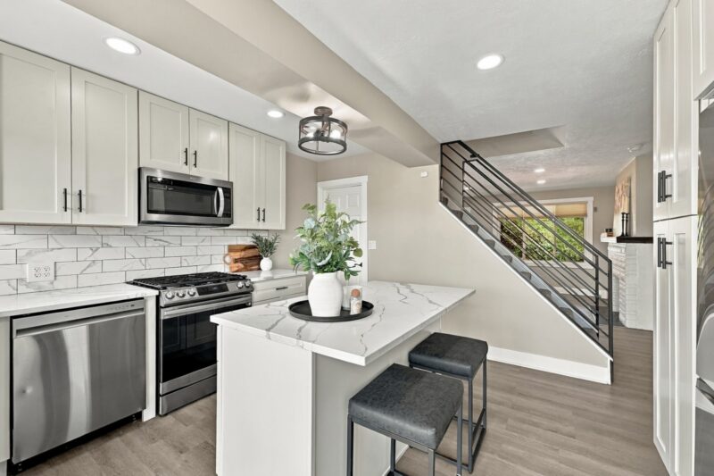 5253 Duncan Street — photo 8