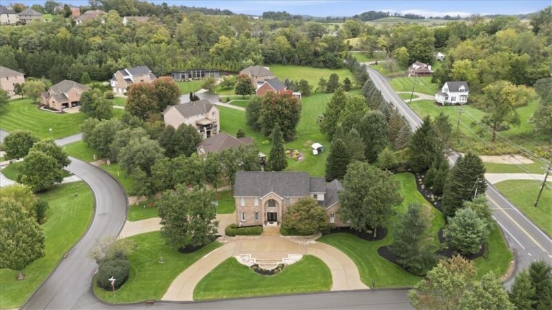 100 Iron Horse Dr — photo 2