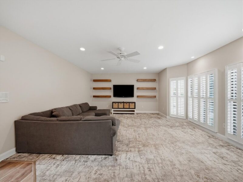 100 Iron Horse Dr — photo 8