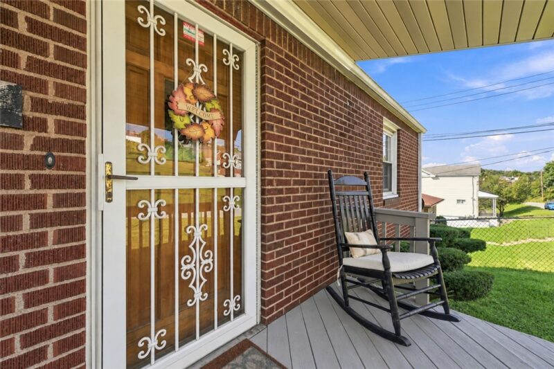718 Laura St — photo 4