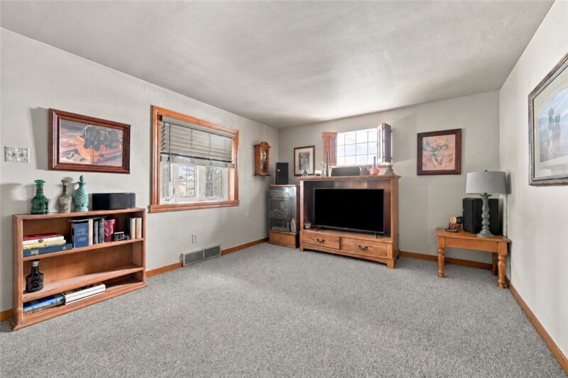 718 Laura St — photo 7
