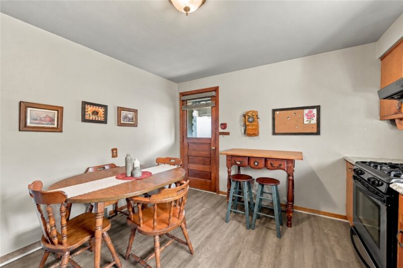 718 Laura St — photo 8