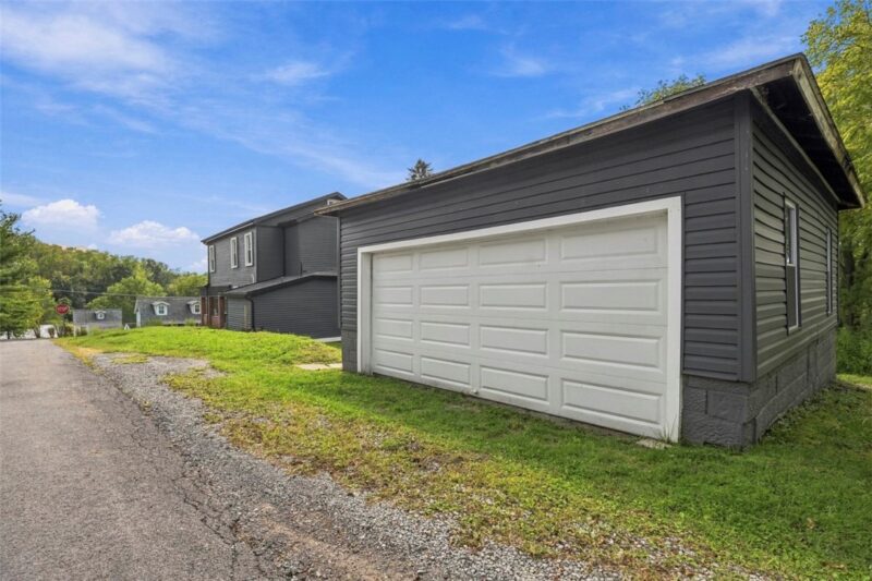 151 Downieville Rd — photo 3