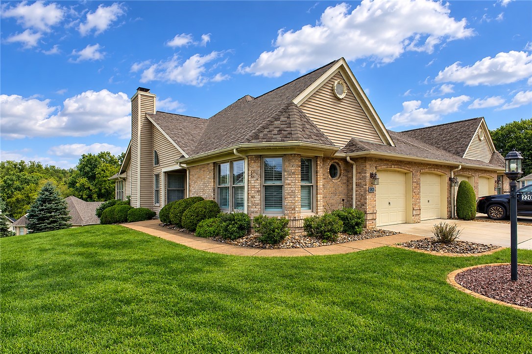 2203 Hunt Club Dr — photo 1