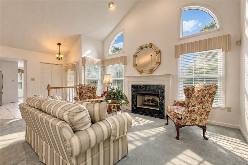 2203 Hunt Club Dr — photo 3