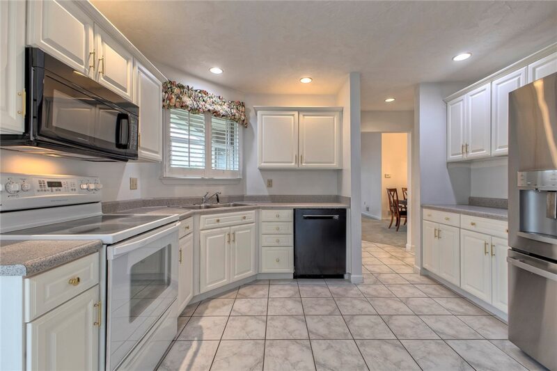 2203 Hunt Club Dr — photo 7