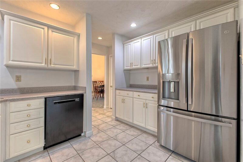 2203 Hunt Club Dr — photo 8