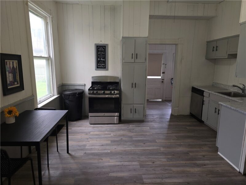 326 Franklin St — photo 4