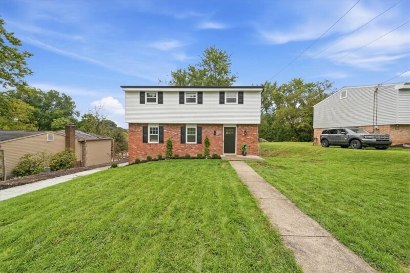 221 S Magnolia Dr — photo 3