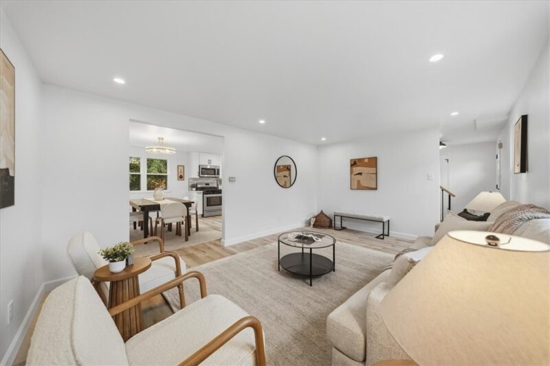 221 S Magnolia Dr — photo 4