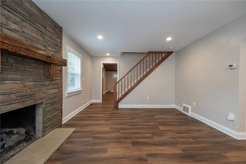 558 Glenrock Drive — photo 3