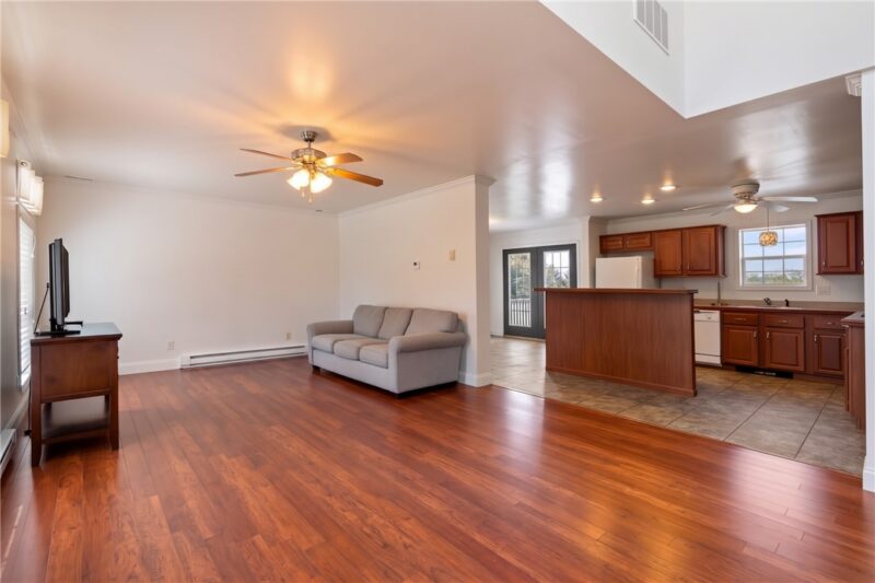 121 Ray Dr — photo 3