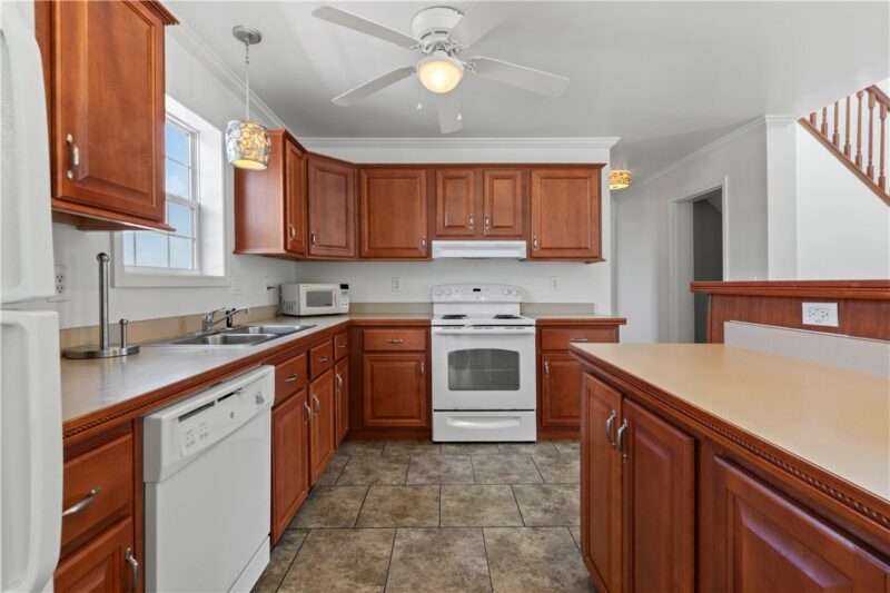 121 Ray Dr — photo 6