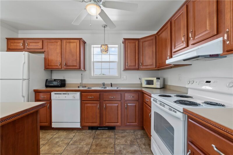 121 Ray Dr — photo 7