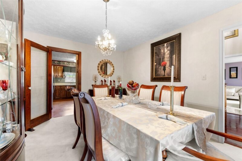 223 Leaside Dr — photo 7