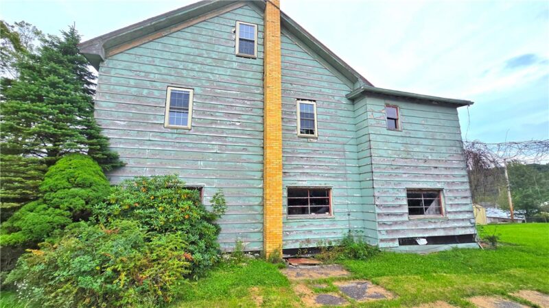 313 Coal St — photo 2