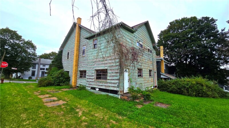 313 Coal St — photo 3