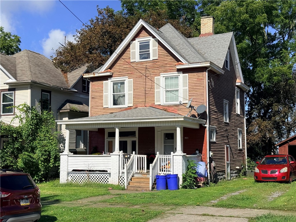 921 Marshall Ave — photo 1