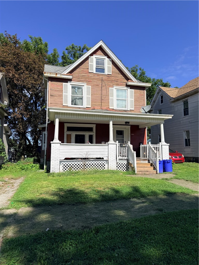 921 Marshall Ave — photo 2