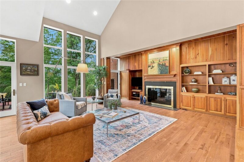 104 Thornbrook Drive — photo 6