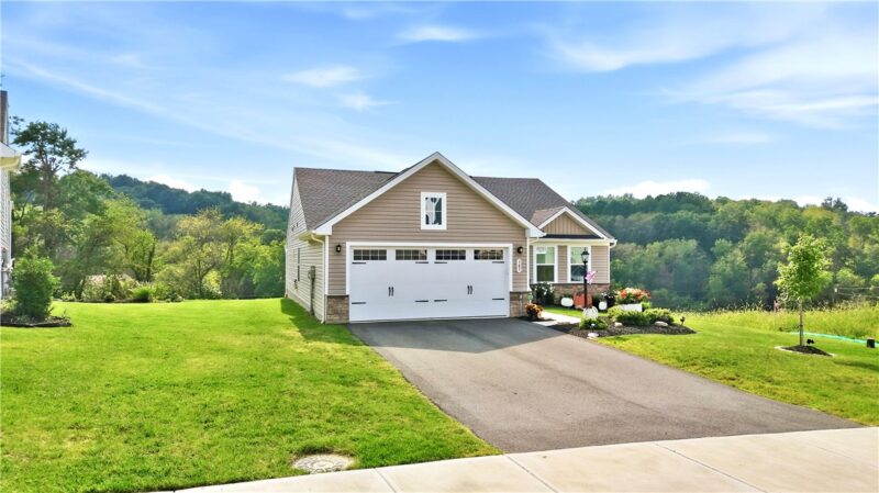 385 Horseshoe Loop — photo 3