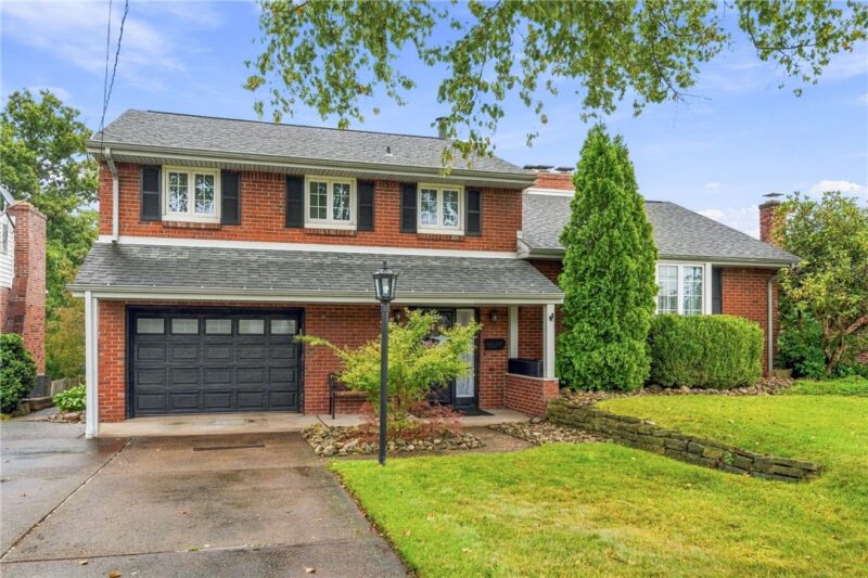 349 Grove Dr — photo 2