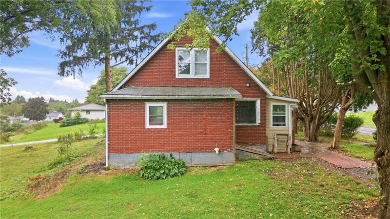 560 Sheridan St — photo 4