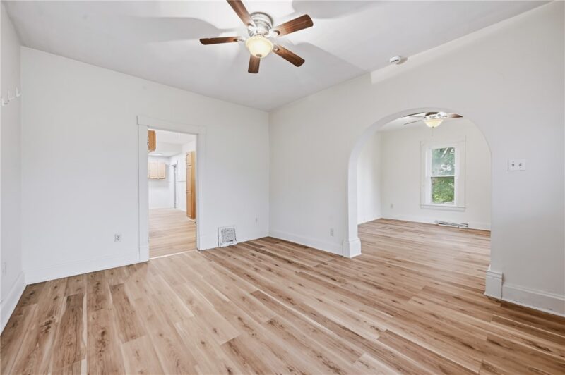 560 Sheridan St — photo 7