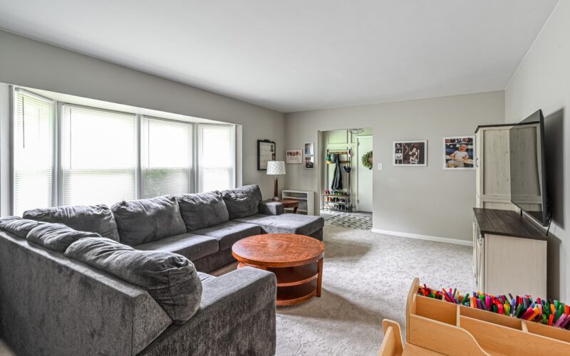 120 Ambleside DRIVE — photo 3