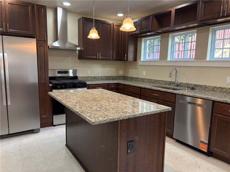 140 Marshall Ave — photo 5
