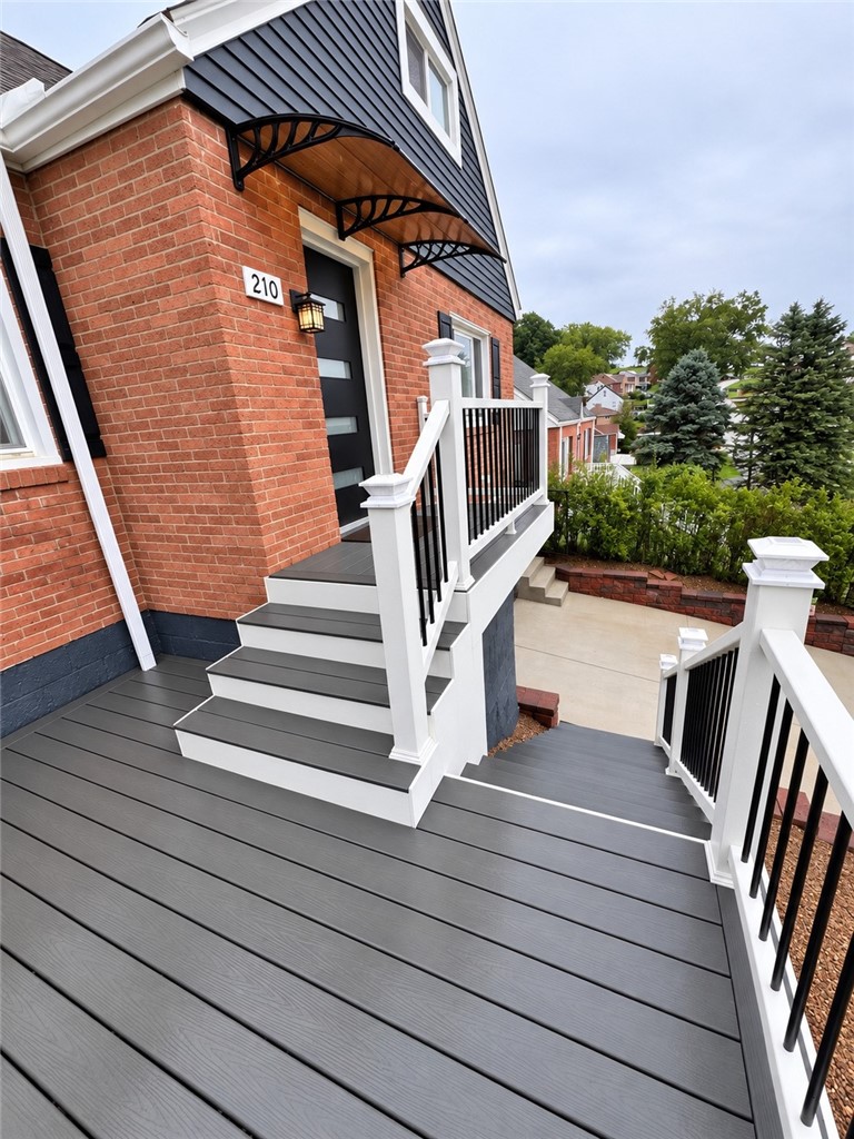 210 Sunny Drive — photo 3