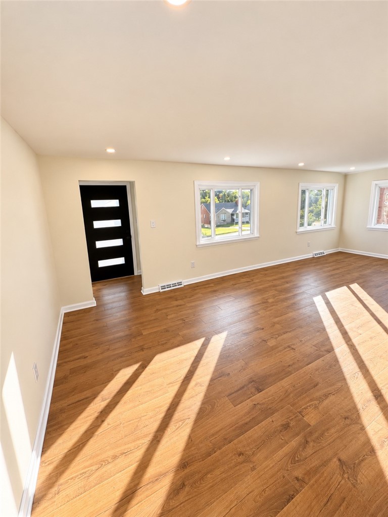 210 Sunny Drive — photo 4