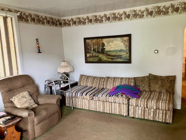 553 Forest Avenue — photo 3