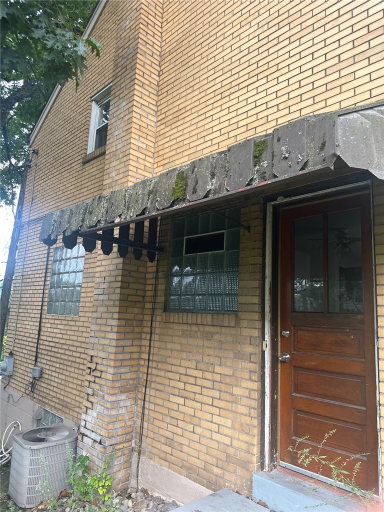 1180 Ridge Ave — photo 1