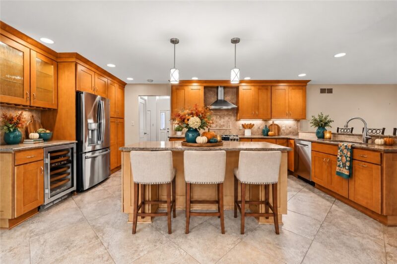 206 Essex Ct. — photo 2